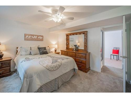 43 Kenmore Avenue, Cambridge, ON - Indoor Photo Showing Bedroom