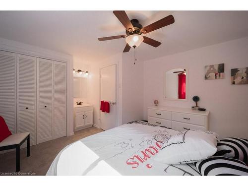 43 Kenmore Avenue, Cambridge, ON - Indoor Photo Showing Bedroom