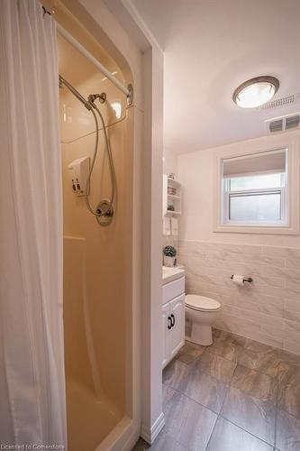 43 Kenmore Avenue, Cambridge, ON - Indoor Photo Showing Bathroom