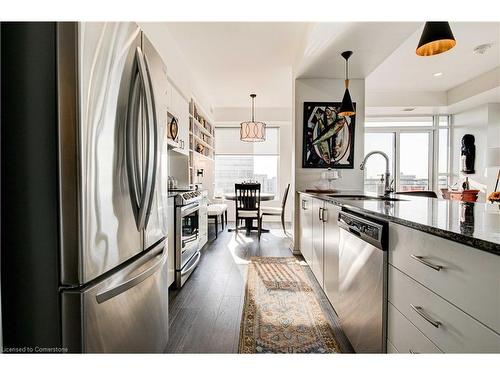 709-155 Caroline Street S, Waterloo, ON - Indoor Photo Showing Kitchen With Upgraded Kitchen