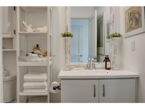 709-155 Caroline Street S, Waterloo, ON - Indoor Photo Showing Bathroom