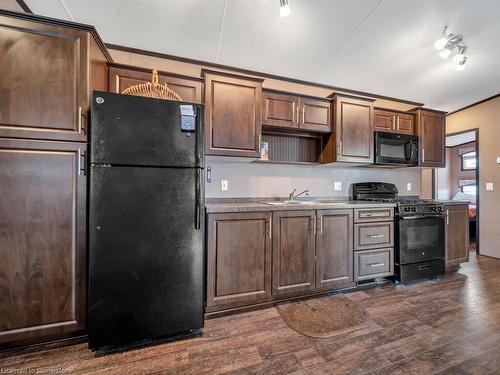 319-1501 Line 8 Road, Niagara-On-The-Lake, ON - Indoor Photo Showing Kitchen