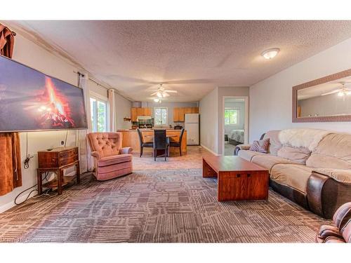 178 Bridge Street W, Waterloo, ON - Indoor Photo Showing Living Room