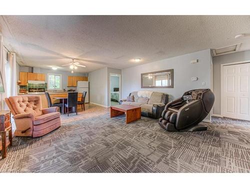 178 Bridge Street W, Waterloo, ON - Indoor Photo Showing Living Room