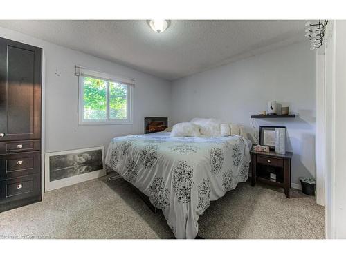 178 Bridge Street W, Waterloo, ON - Indoor Photo Showing Bedroom