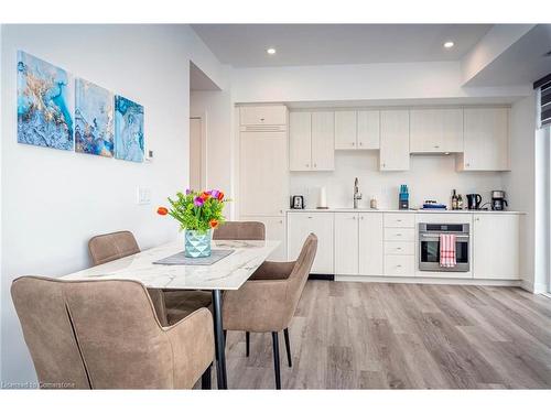 612-15 Wellington Street S, Kitchener, ON - Indoor Photo Showing Dining Room