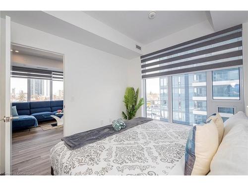 612-15 Wellington Street S, Kitchener, ON - Indoor Photo Showing Bedroom