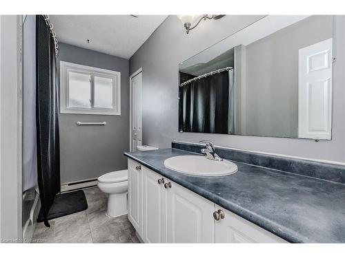 62 Ripley Crescent, Kitchener, ON - Indoor Photo Showing Bathroom