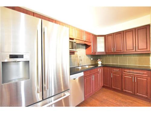 141 Fenwick Court, Kitchener, ON - Indoor Photo Showing Kitchen