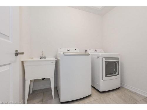 70 Harpin Way W, Fergus, ON - Indoor Photo Showing Laundry Room