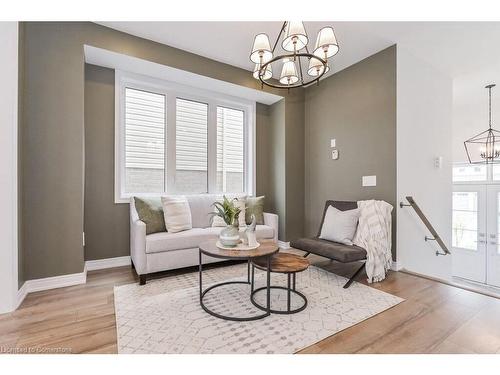 70 Harpin Way W, Fergus, ON - Indoor Photo Showing Living Room