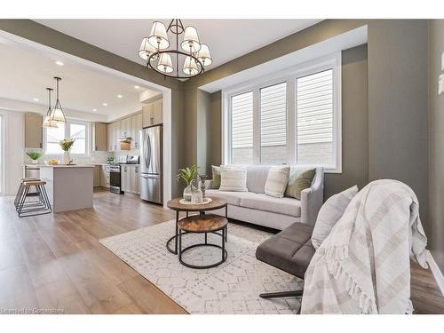 70 Harpin Way W, Fergus, ON - Indoor Photo Showing Living Room