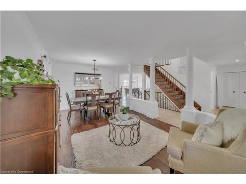 15 Yarrow Court, Kitchener, ON - Indoor Photo Showing Living Room