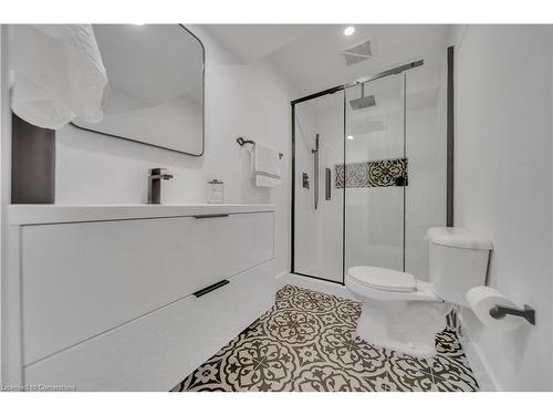 15 Yarrow Court, Kitchener, ON - Indoor Photo Showing Bathroom