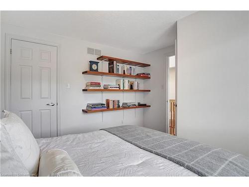 127 Rush Meadow Street, Kitchener, ON - Indoor Photo Showing Bedroom