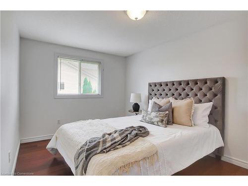 127 Rush Meadow Street, Kitchener, ON - Indoor Photo Showing Bedroom