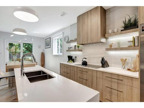 2208 Red Thorne Avenue, London, ON - Indoor Photo Showing Kitchen