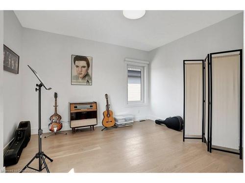 2208 Red Thorne Avenue, London, ON - Indoor Photo Showing Other Room