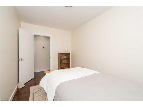 10 Wilkins Drive, Kitchener, ON - Indoor Photo Showing Bedroom