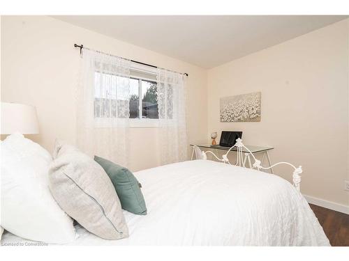 10 Wilkins Drive, Kitchener, ON - Indoor Photo Showing Bedroom