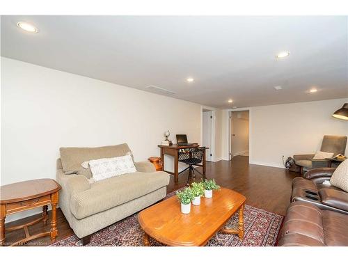 10 Wilkins Drive, Kitchener, ON - Indoor Photo Showing Living Room