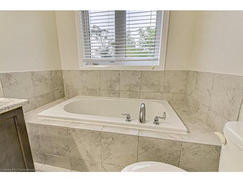 109 Huntingford Trail, Woodstock, ON - Indoor Photo Showing Bathroom