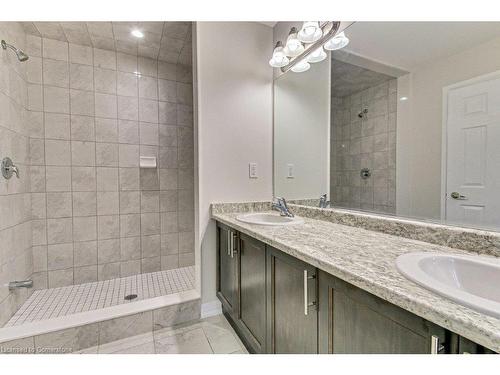 109 Huntingford Trail, Woodstock, ON - Indoor Photo Showing Bathroom