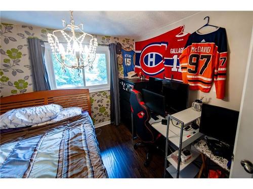 16 Hungerford Road, Cambridge, ON - Indoor Photo Showing Bedroom