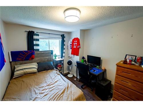 16 Hungerford Road, Cambridge, ON - Indoor Photo Showing Bedroom