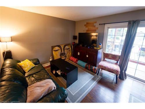 16 Hungerford Road, Cambridge, ON - Indoor Photo Showing Living Room