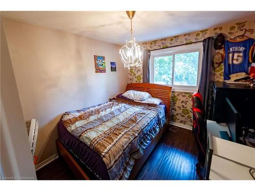 16 Hungerford Road, Cambridge, ON - Indoor Photo Showing Bedroom