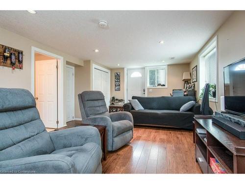 69 Glen Park Crescent, Kitchener, ON - Indoor Photo Showing Living Room