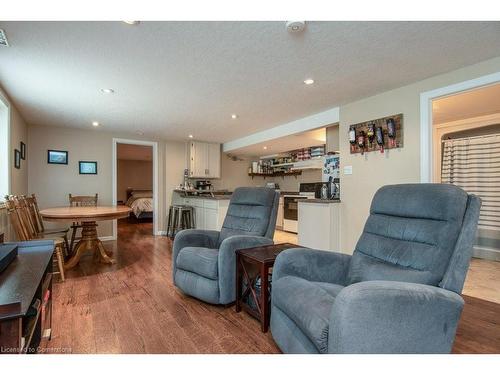 69 Glen Park Crescent, Kitchener, ON - Indoor Photo Showing Living Room