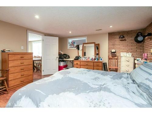 69 Glen Park Crescent, Kitchener, ON - Indoor Photo Showing Bedroom