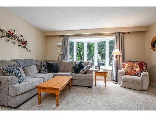 69 Glen Park Crescent, Kitchener, ON - Indoor Photo Showing Living Room