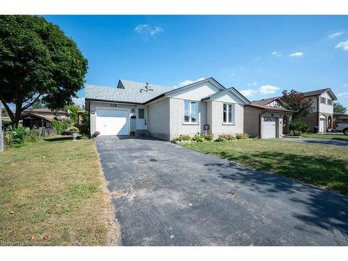 158 The Country Way, Kitchener, ON - Outdoor With Facade