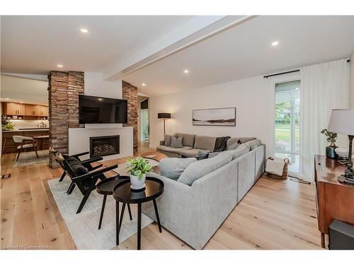 39 Newman Drive, Cambridge, ON - Indoor Photo Showing Living Room With Fireplace