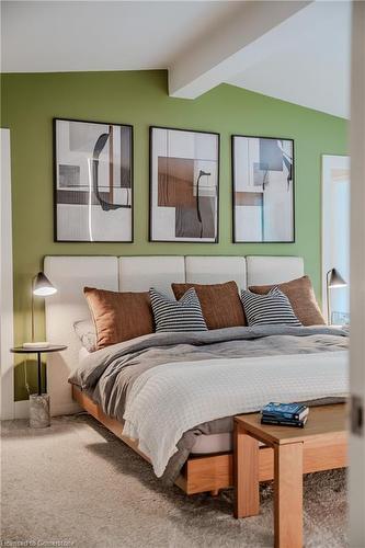 39 Newman Drive, Cambridge, ON - Indoor Photo Showing Bedroom