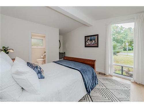 39 Newman Drive, Cambridge, ON - Indoor Photo Showing Bedroom