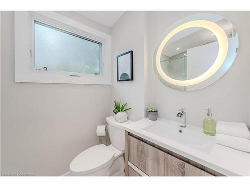 39 Newman Drive, Cambridge, ON - Indoor Photo Showing Bathroom