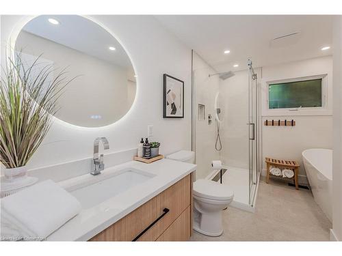 39 Newman Drive, Cambridge, ON - Indoor Photo Showing Bathroom