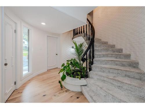 39 Newman Drive, Cambridge, ON - Indoor Photo Showing Other Room