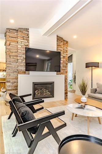 39 Newman Drive, Cambridge, ON - Indoor Photo Showing Living Room With Fireplace