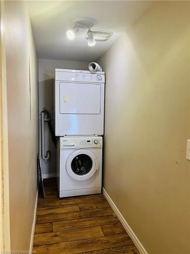 63 Old Carriage Drive, Kitchener, ON - Indoor Photo Showing Laundry Room