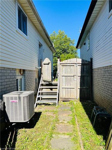 63 Old Carriage Drive, Kitchener, ON - Outdoor With Exterior