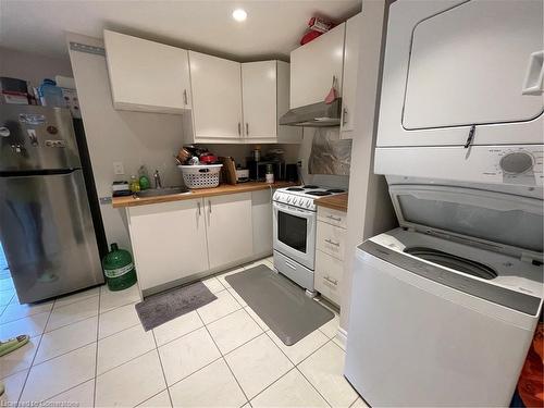 B-256 Tall Grass Crescent, Kitchener, ON - Indoor Photo Showing Laundry Room