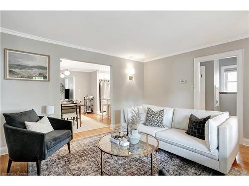 58 Churchill Drive, Cambridge, ON - Indoor Photo Showing Living Room