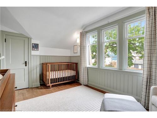 58 Churchill Drive, Cambridge, ON - Indoor Photo Showing Bedroom