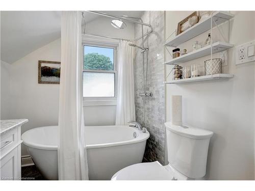 58 Churchill Drive, Cambridge, ON - Indoor Photo Showing Bathroom