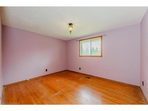 10 Wayne Drive, Kitchener, ON - Indoor Photo Showing Other Room